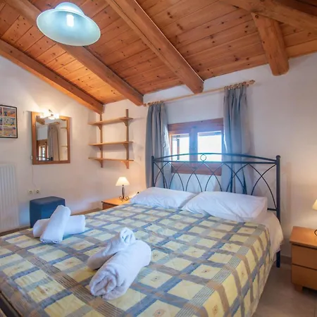 아파트 Aeolos Zante - Zefyros Maisonette, With Shared Heated Pool *
