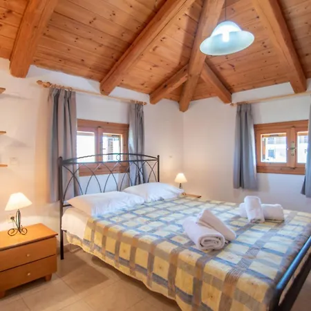 Aeolos Zante - Zefyros Maisonette, With Shared Heated Pool 아파트